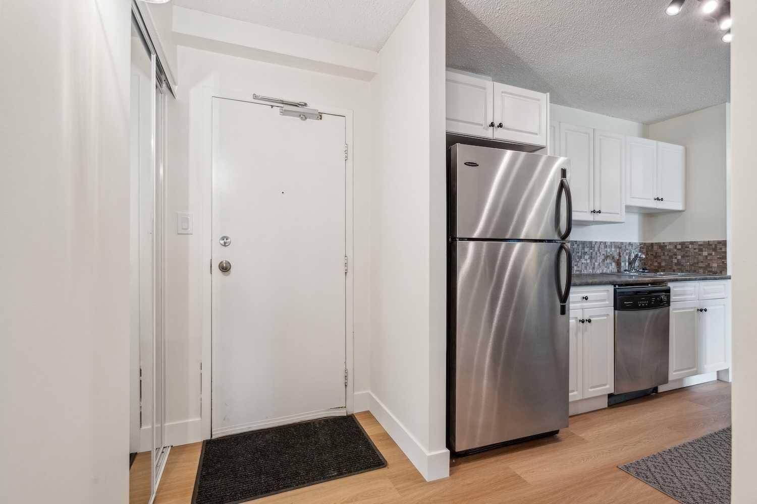 Calgary, AB T2G 4Z8,111 14 AVE SE #214