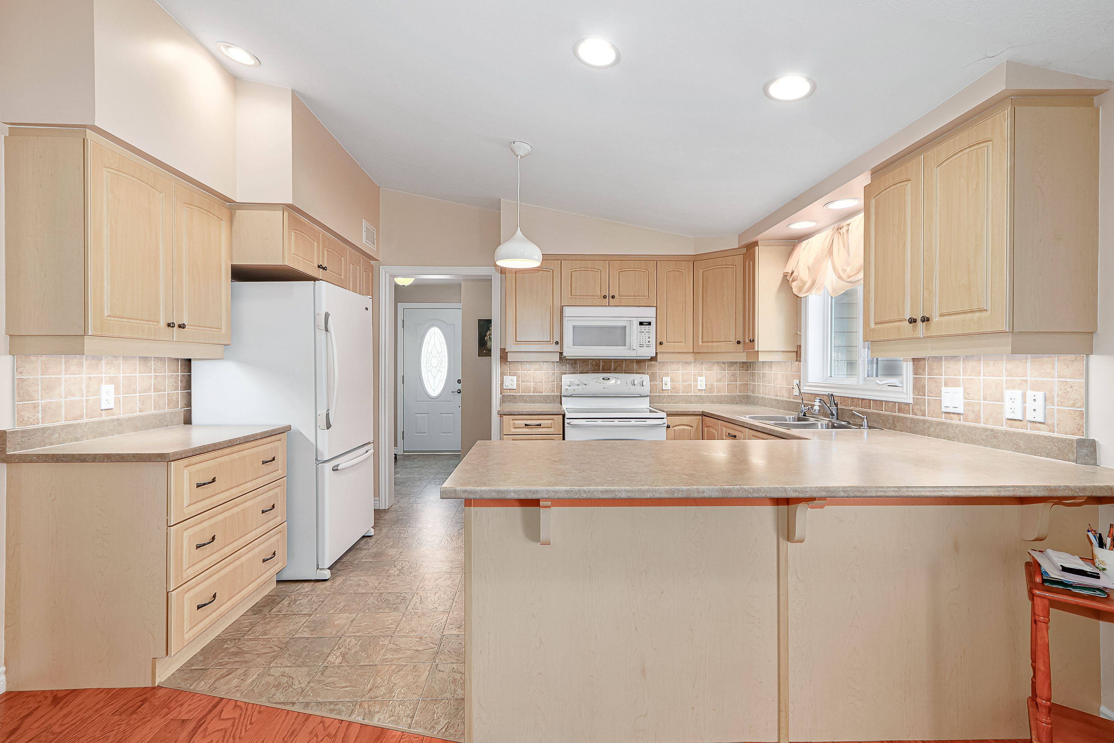 Wasaga Beach, ON L9Z 3A8,32 Illinois CRES