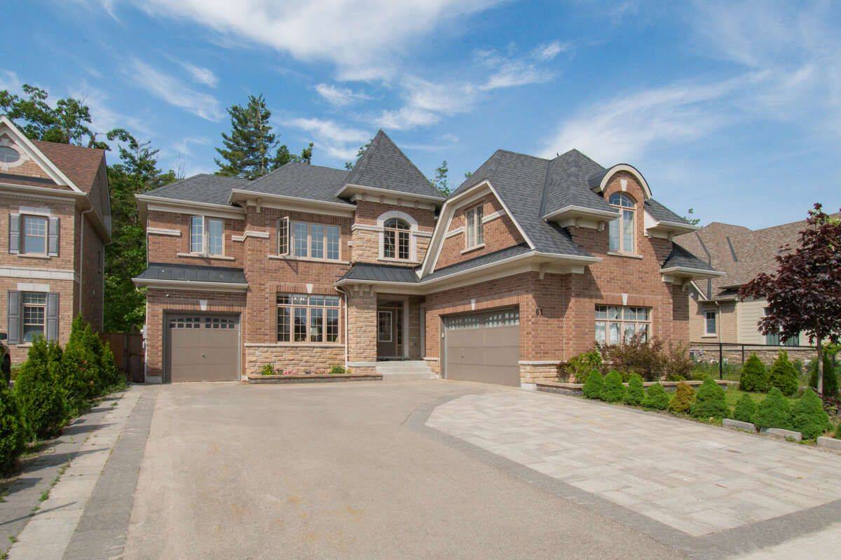 61 Trail BLVD, Springwater, ON L9X 0S4