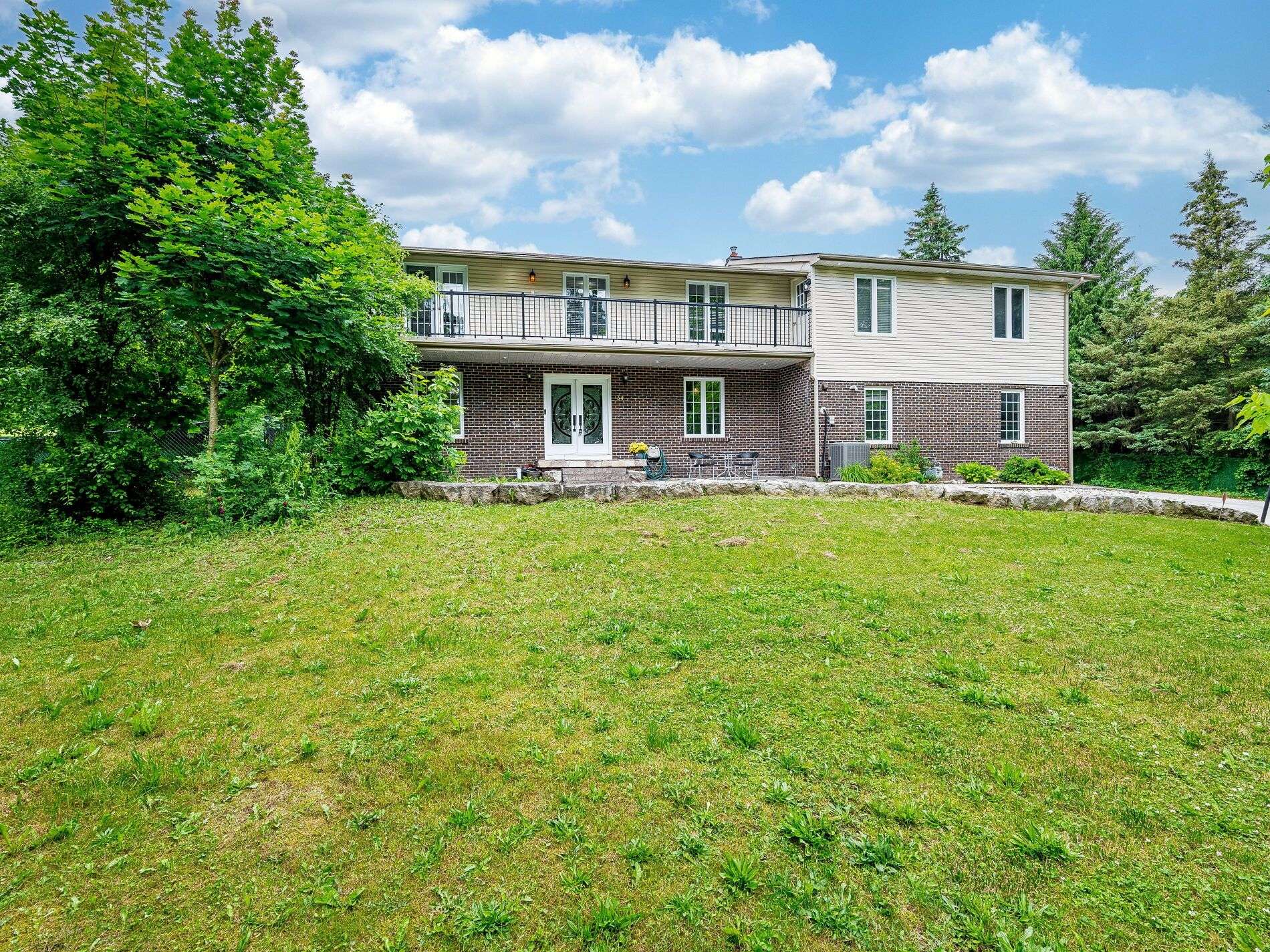 Caledon, ON L7C 2A7,34 Kennedy RD