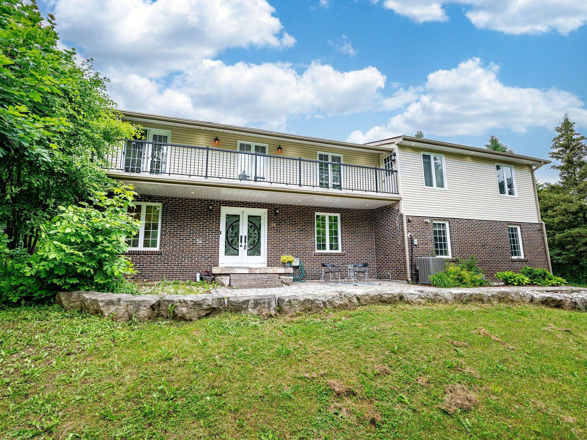 34 Kennedy RD, Caledon, ON L7C 2A7