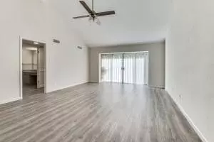 Irving, TX 75062,4539 N O connor Road #2233