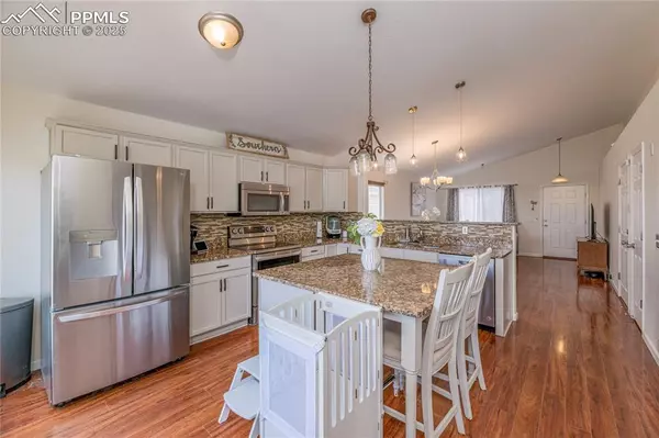 Colorado Springs, CO 80923,6463 Binder DR