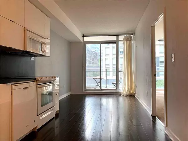 Toronto C01, ON M5V 4A9,151 Dan Leckie WAY #206