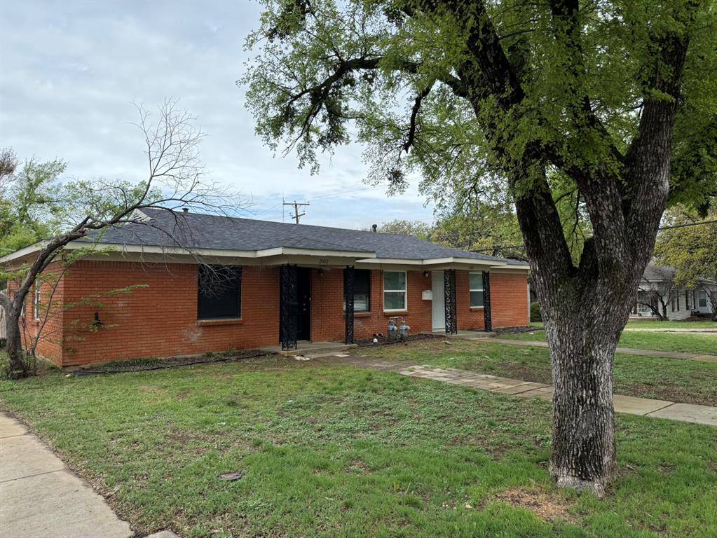 2500 Normont Circle, Fort Worth, TX 76103