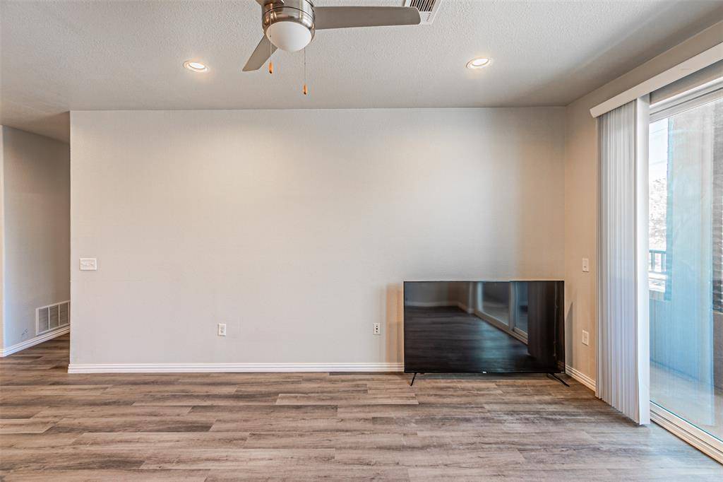 Carrollton, TX 75006,1220 W Trinity Mills Road #2007