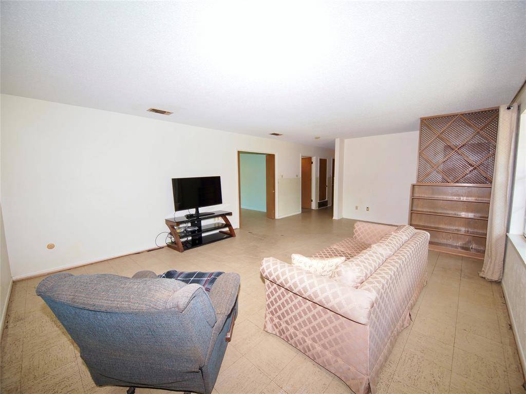 Graham, TX 76450,1441 Brazos Street