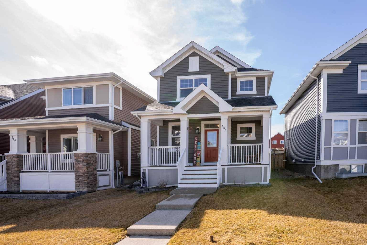 Cochrane, AB T4C0S2,751 River Heights CRES