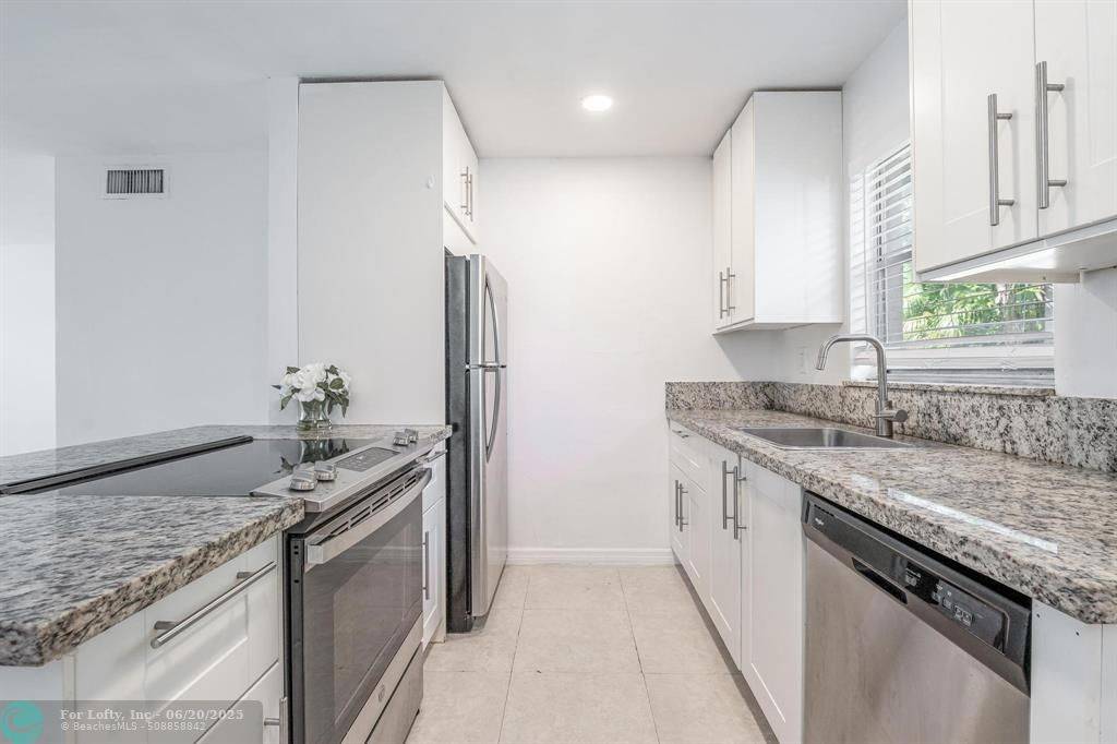 1811 SW 24th St, Fort Lauderdale, FL 33315