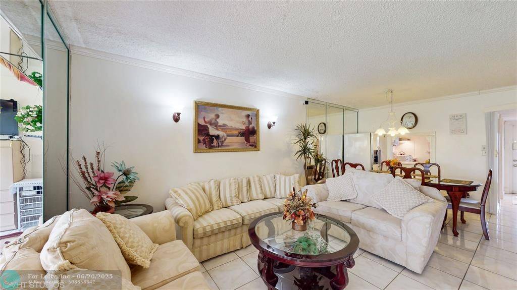 Margate, FL 33063,1035 Country Club Dr  #403