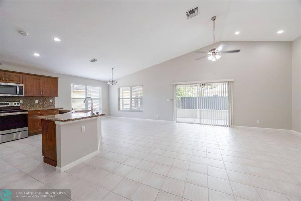 Greenacres, FL 33413,1209 Hatteras Cir