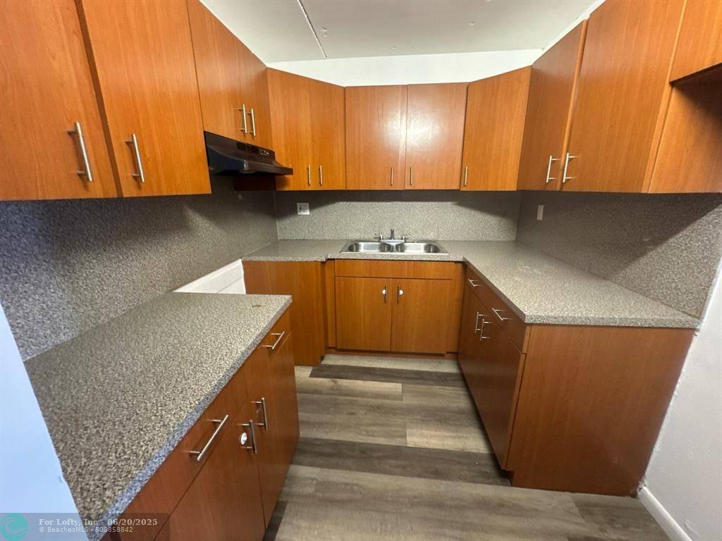 Pompano Beach, FL 33064,403 NW 32nd Ct #102