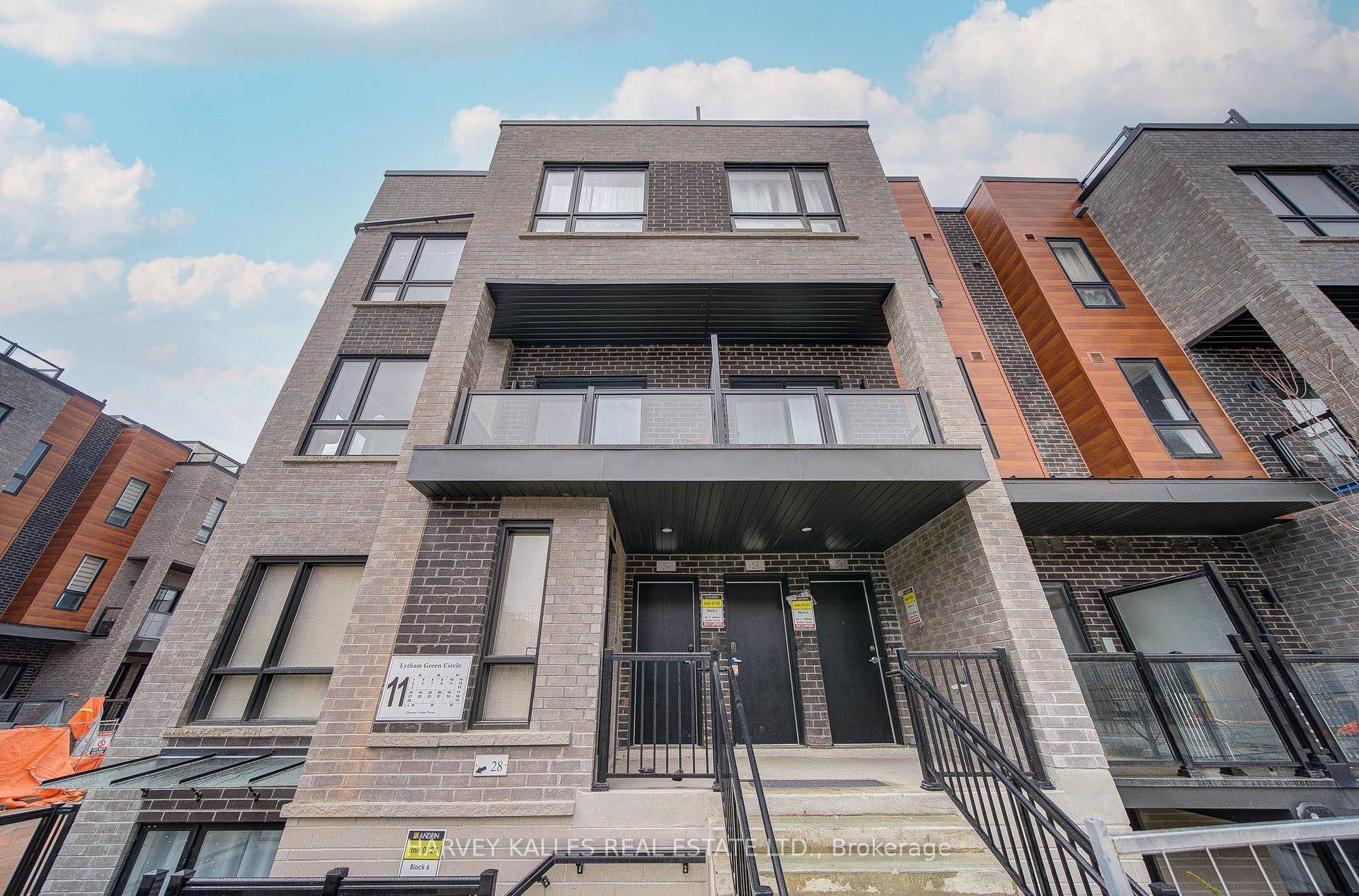 Newmarket, ON L3Y 0H4,12-24 Lytham Green CIR #257