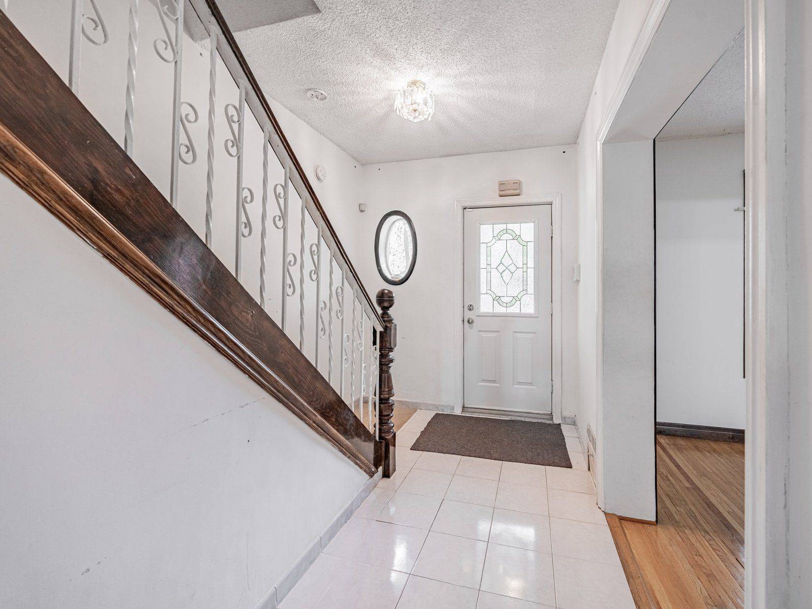 Toronto W02, ON M6S 3H1,578 Durie ST