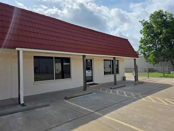 105 S Wilhite Street, Cleburne, TX 76031
