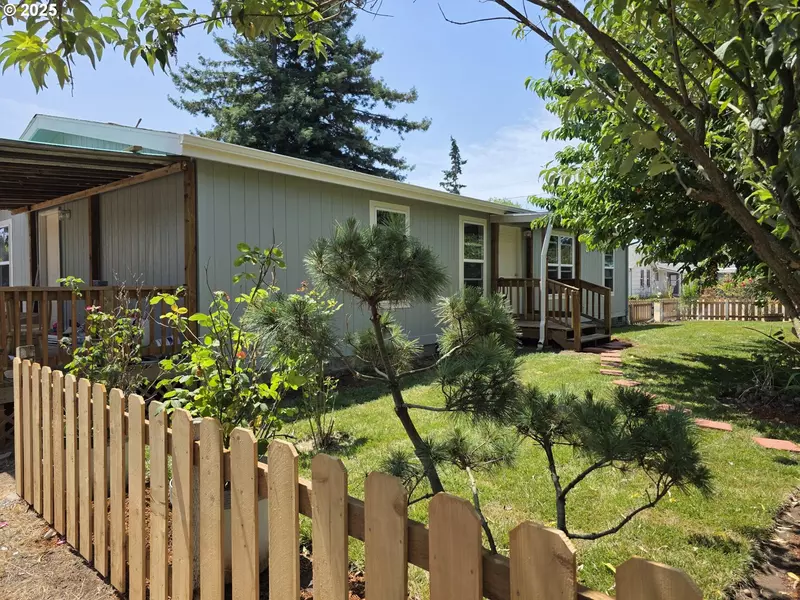 2110 NE WILLAMETTE AVE, Albany, OR 97321