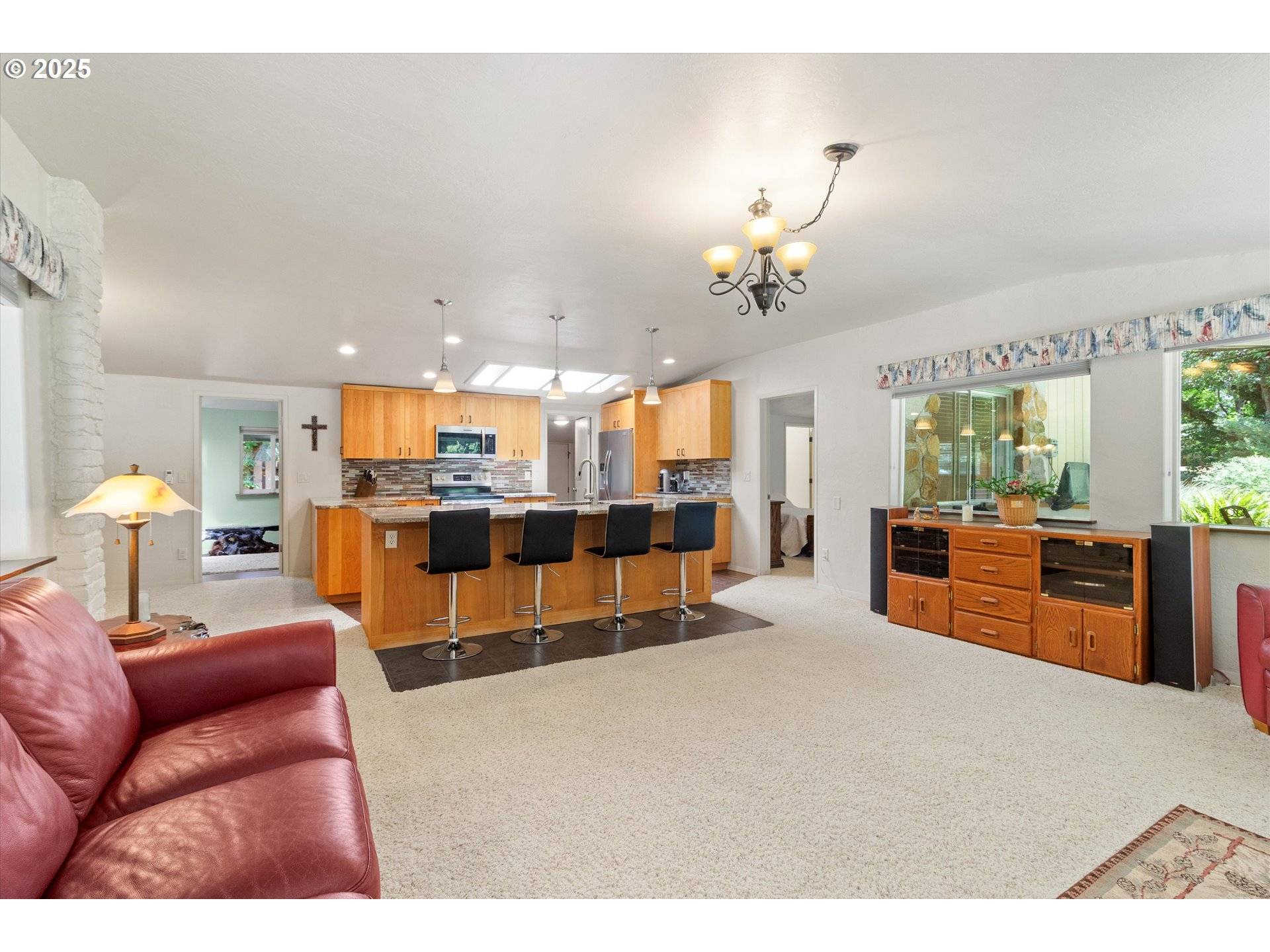 Ashland, OR 97520,520 HELMAN ST