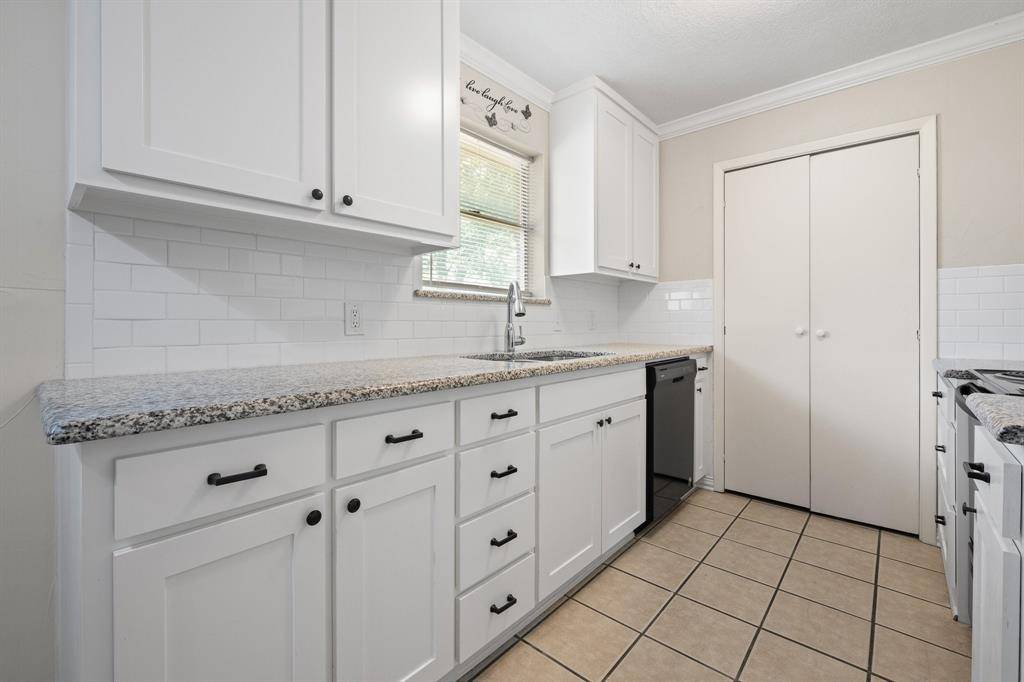Burleson, TX 76028,721 SW Hillside Drive
