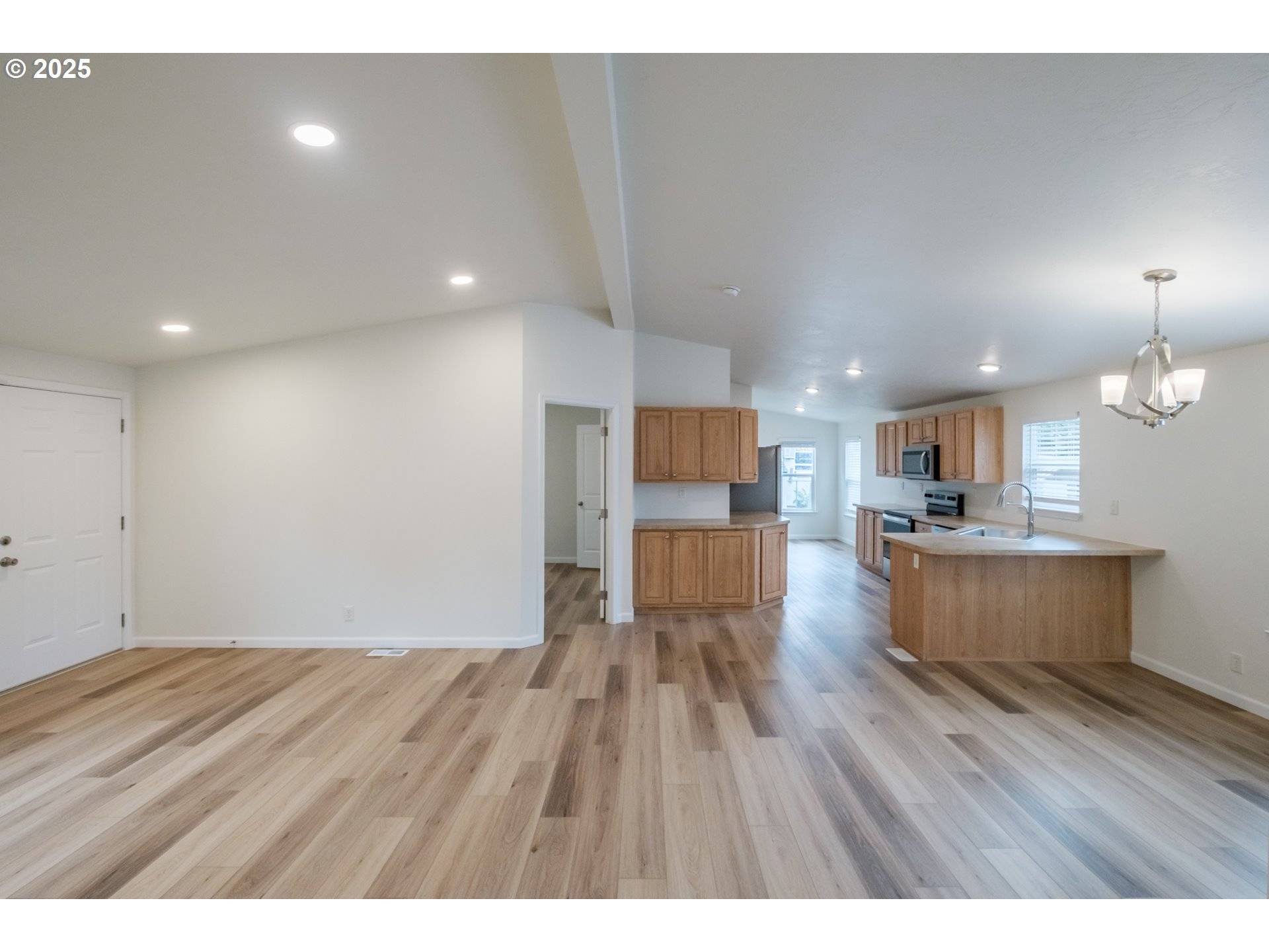 Albany, OR 97321,2110 NE WILLAMETTE AVE