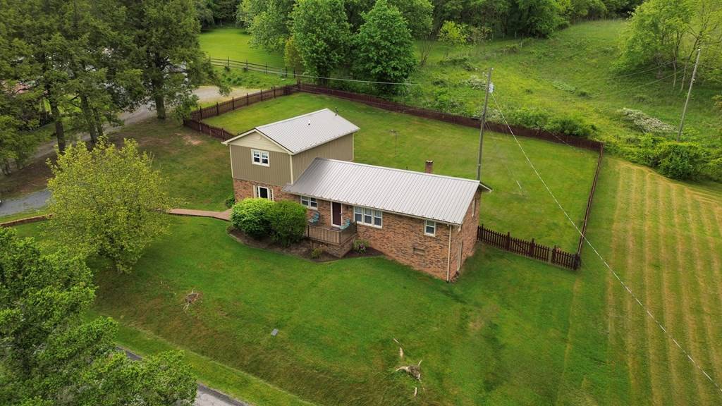 Damascus, VA 24236,32160 Rambo Street