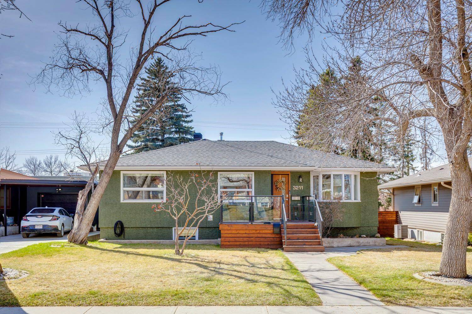 Calgary, AB T3E 2G9,3211 27 ST Southwest