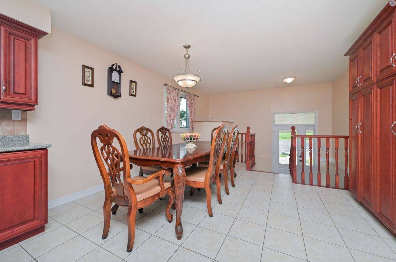 Caledon, ON L7C 1X9,12370 Creditview RD