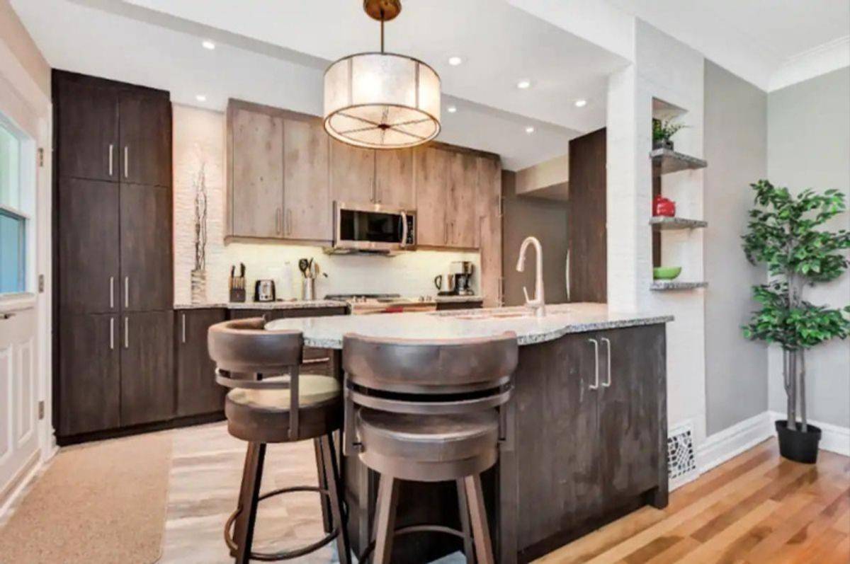 West Centre Town, ON K1Y 2G2,117 Bayswater AVE
