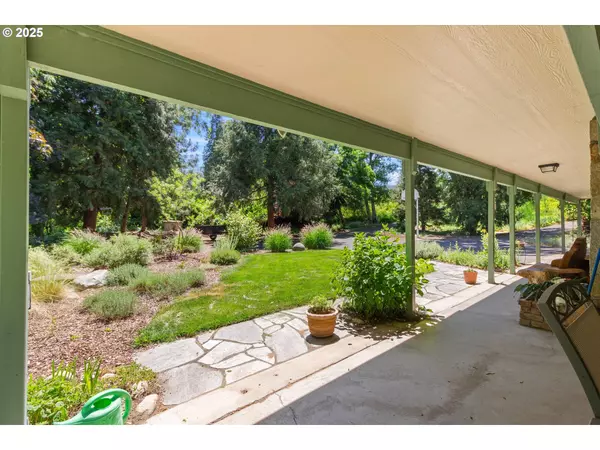 Ashland, OR 97520,520 HELMAN ST