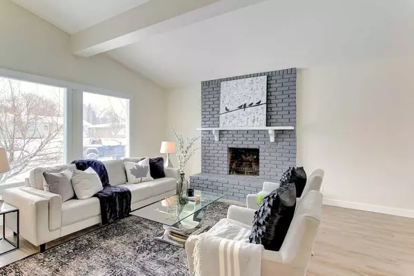 Calgary, AB T2J0A7,272 Acadia DR SE