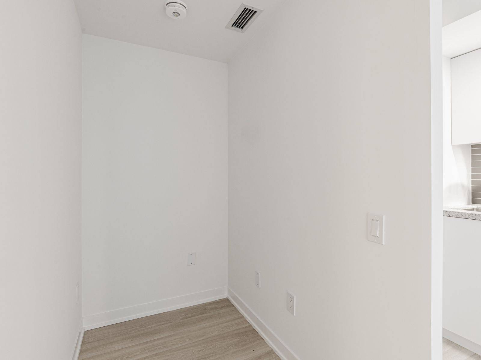 Toronto C06, ON M3H 5Y9,500 Wilson AVE #227