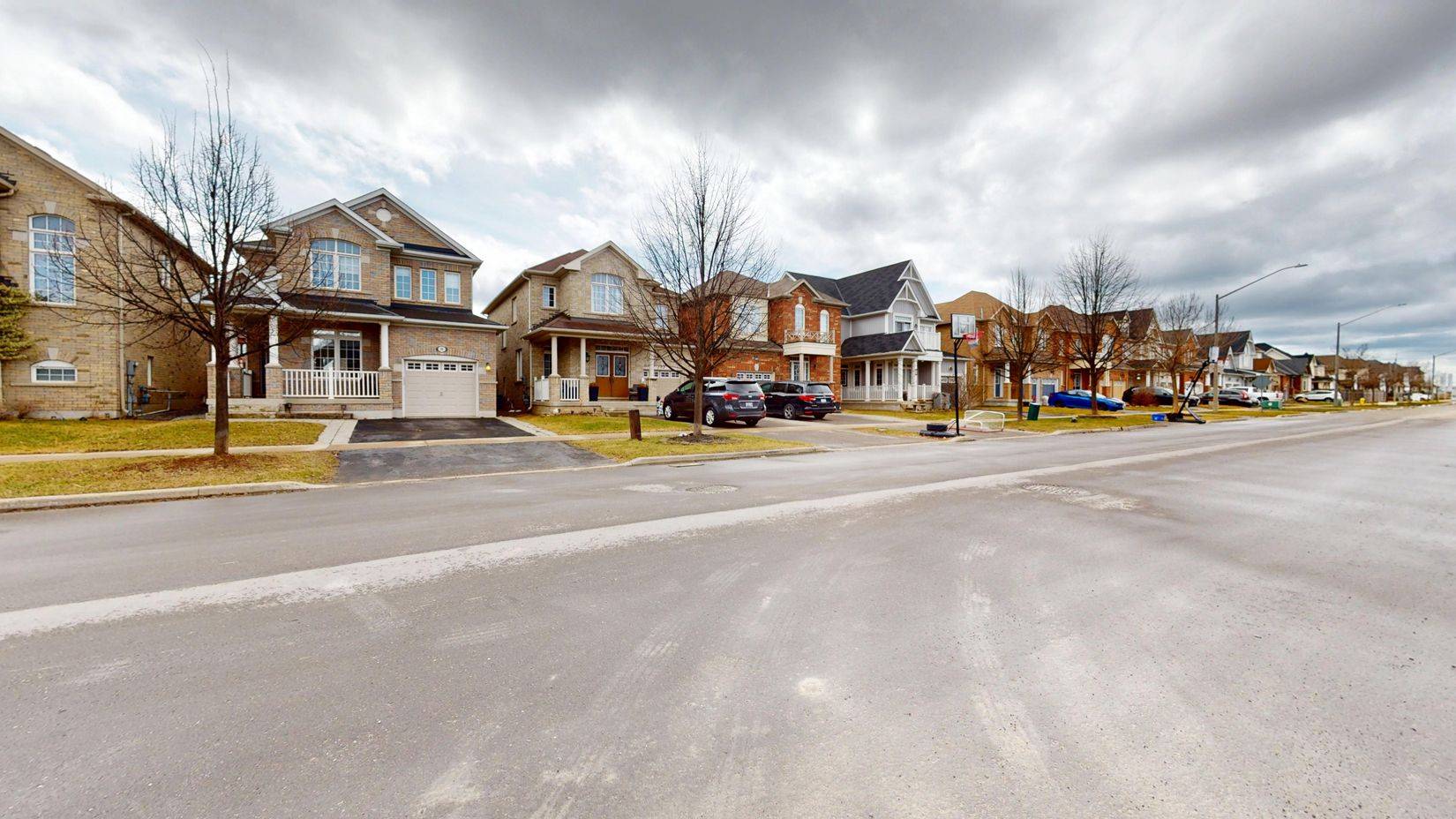 Clarington, ON L1B 0C6,99 Grady DR