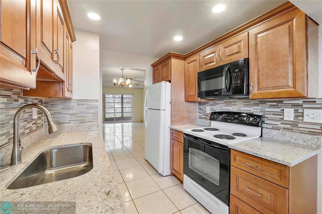 Tamarac, FL 33321,8205 NW 61st St #B305