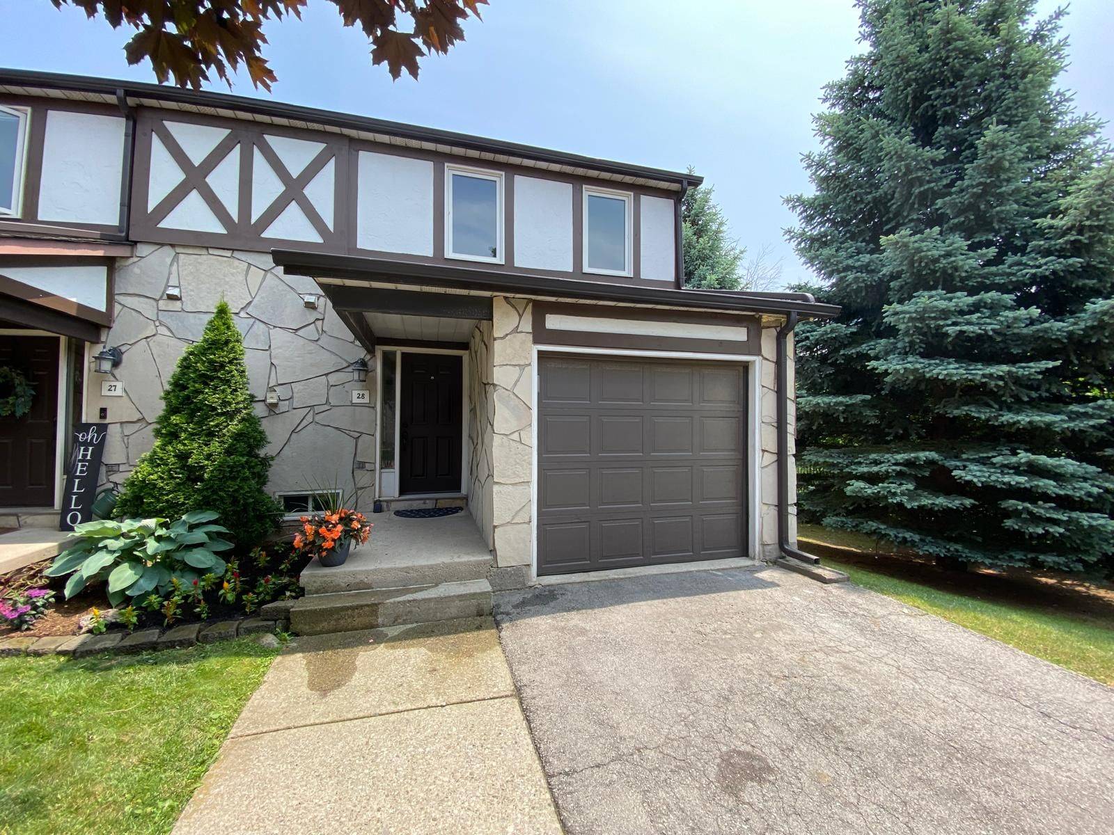 Burlington, ON L7R 4H7,2200 Glenwood School DR #28