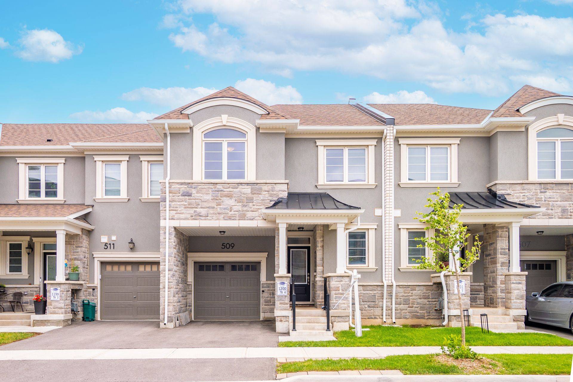 Milton, ON L9E 1W5,509 Bellflower CT