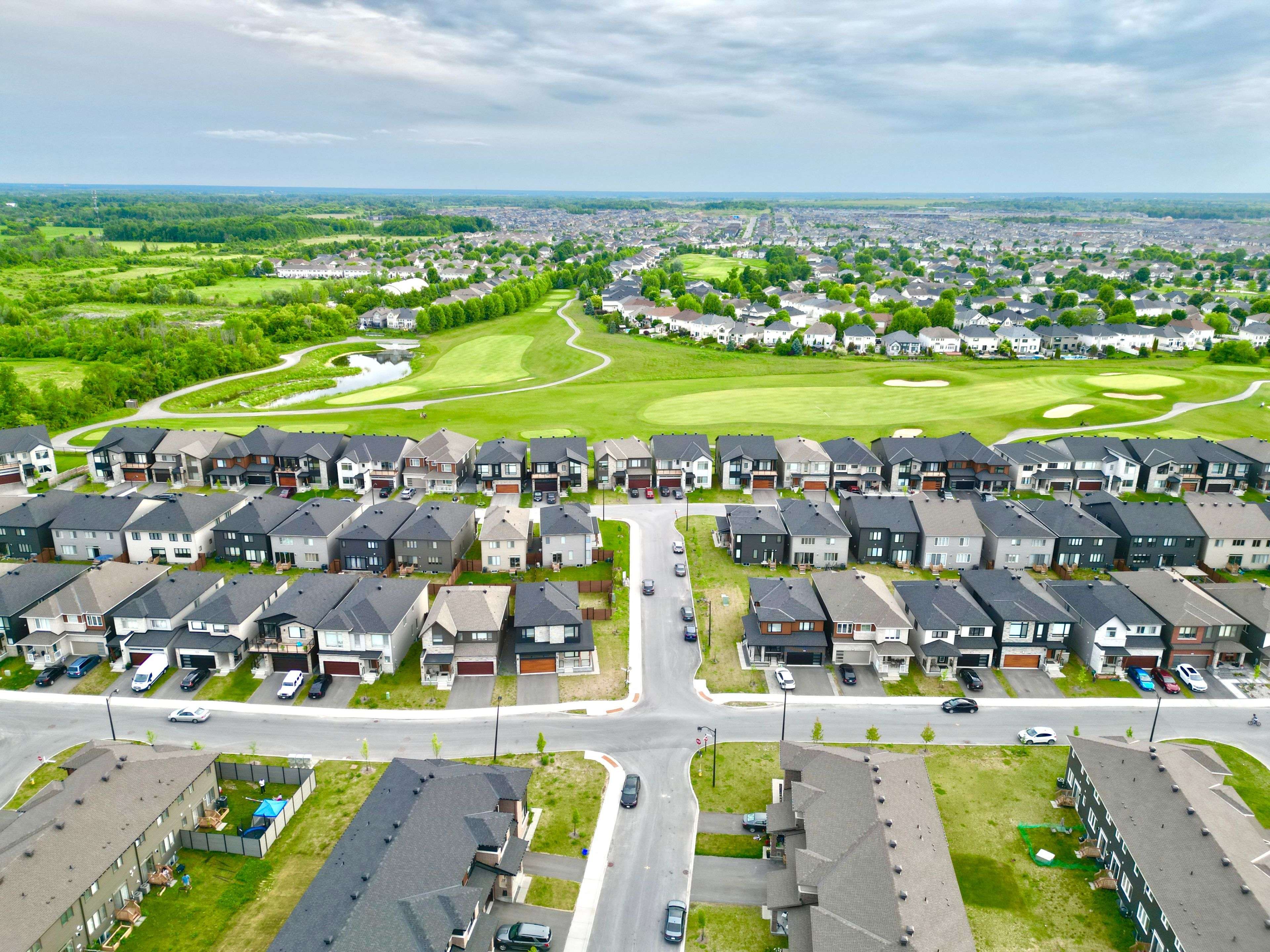 Barrhaven, ON K2J 7E5,830 Crossgate ST