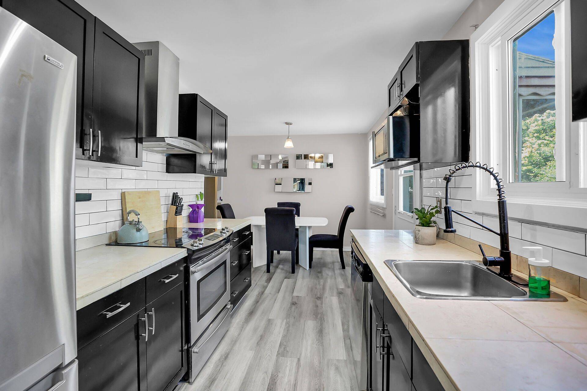 Welland, ON L3C 5Z2,21 FAIRLAWN CRES