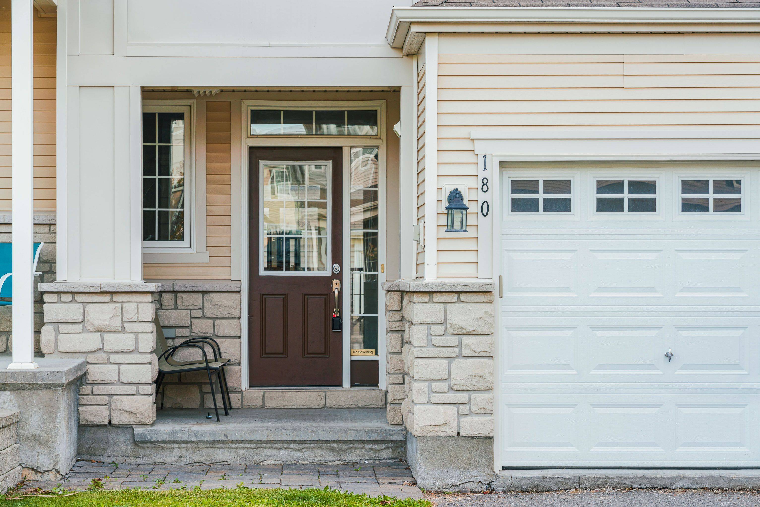 Barrhaven, ON K2J 5Y3,180 Laramie CRES
