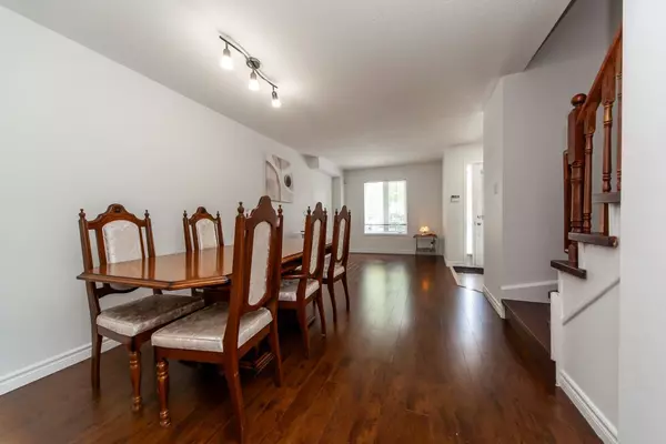Newmarket, ON L3X 2R5,71 Red River CRES