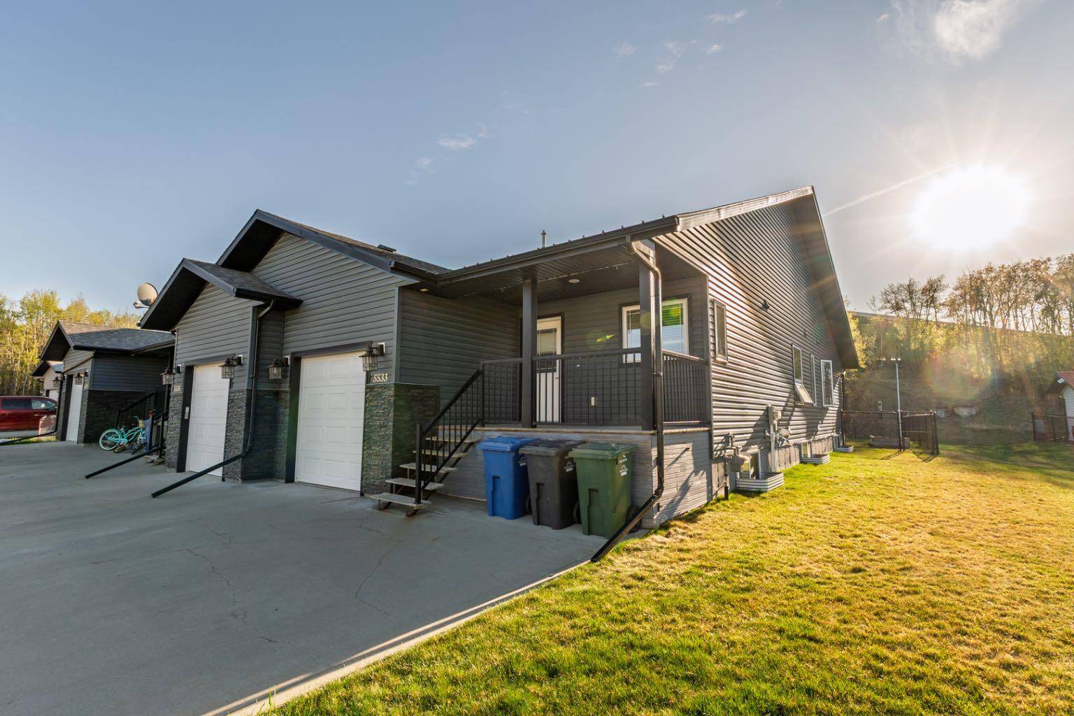 5533 52 Avenue Close, Innisfail, AB T4G 0A1