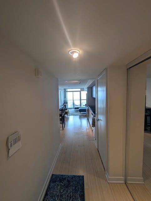 Toronto C01, ON M5V 0J9,85 Queens Wharf RD #4105