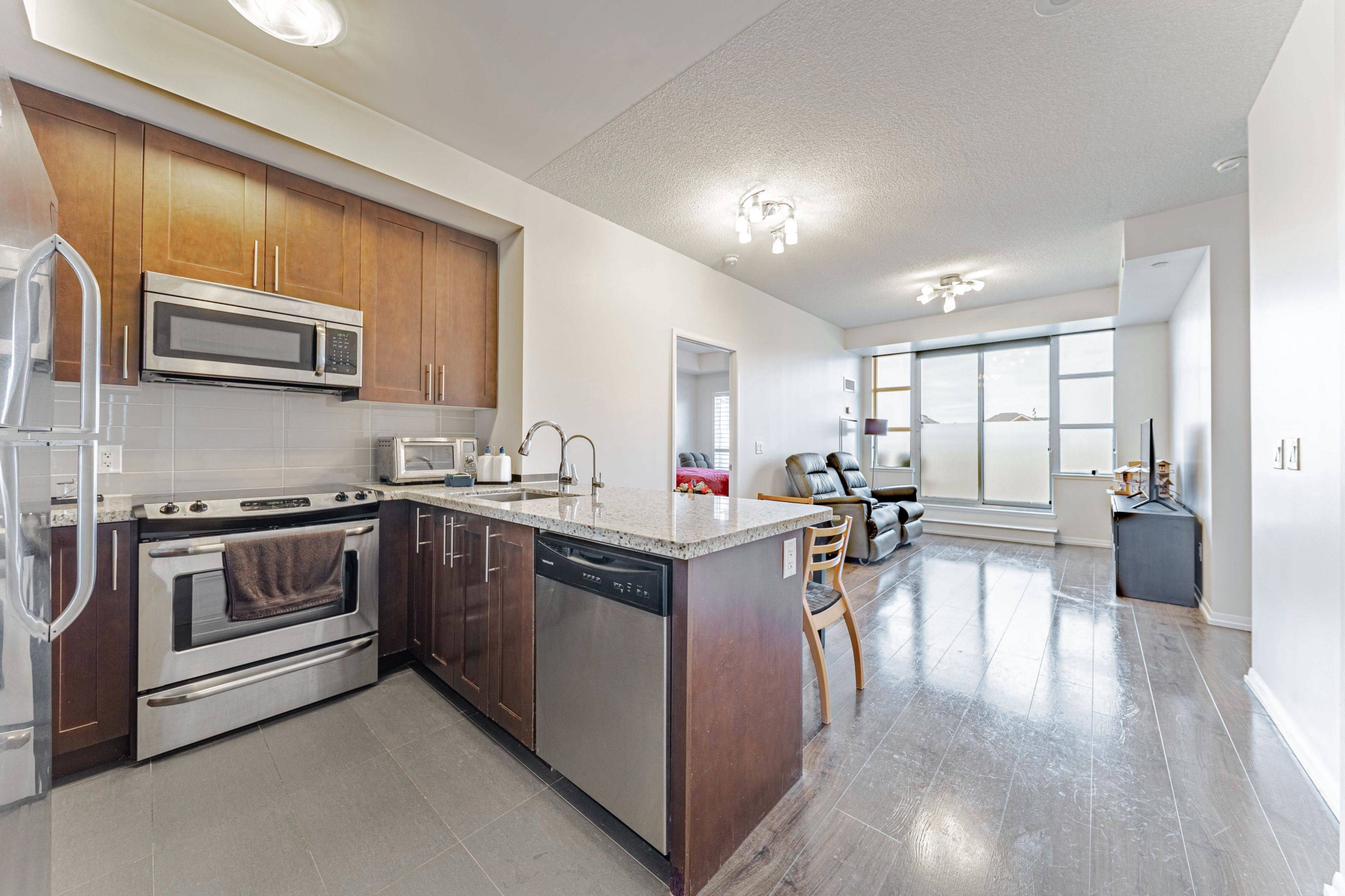 Markham, ON L6C 0Y2,540 Bur Oak AVE #223
