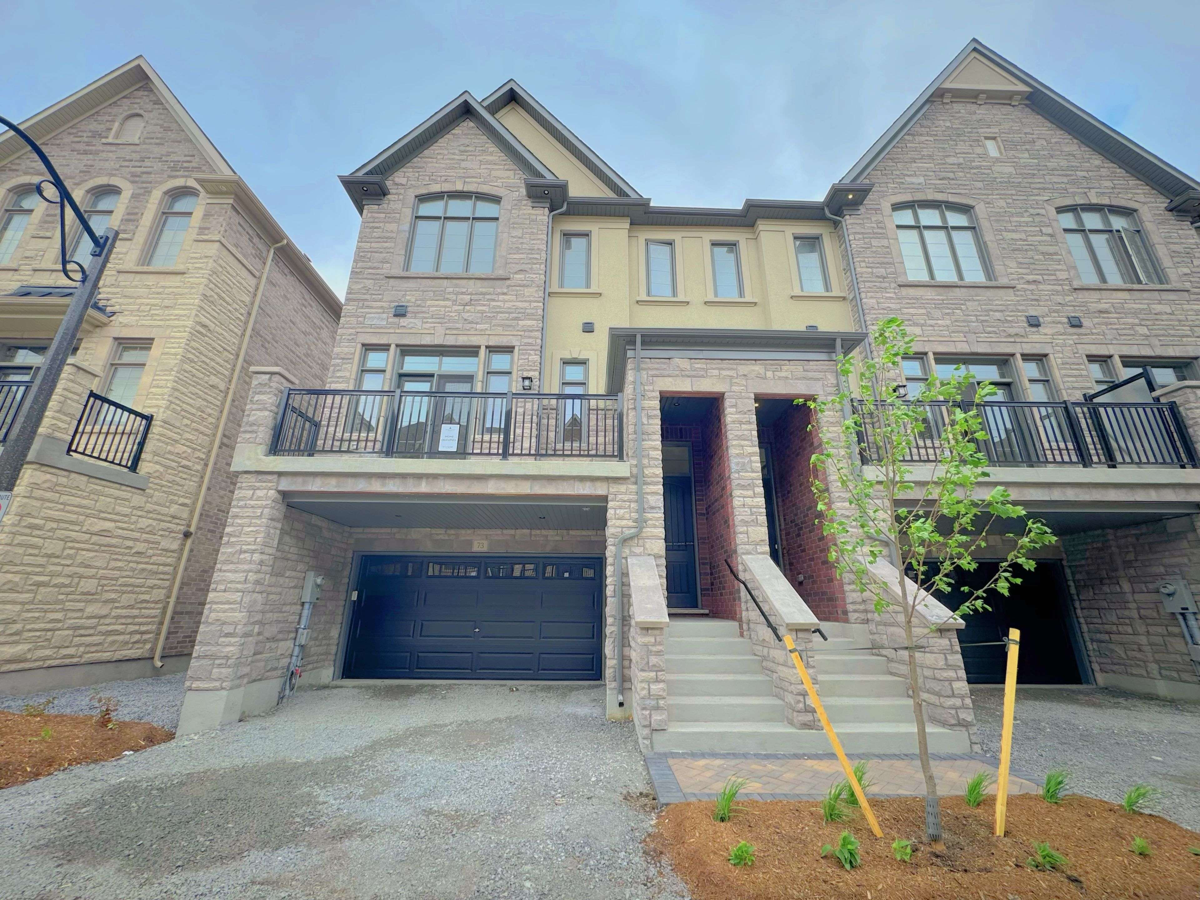 Markham, ON L6C 3L5,73 West Village LN