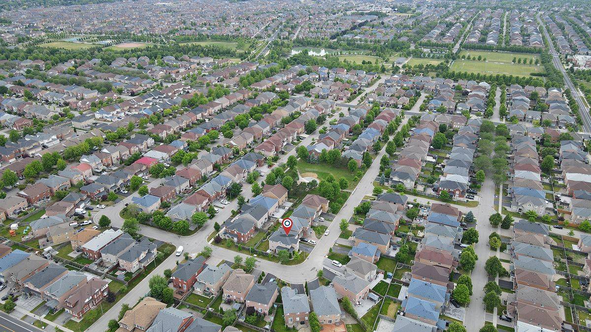Markham, ON L6C 2X8,63 Brookhaven CRES