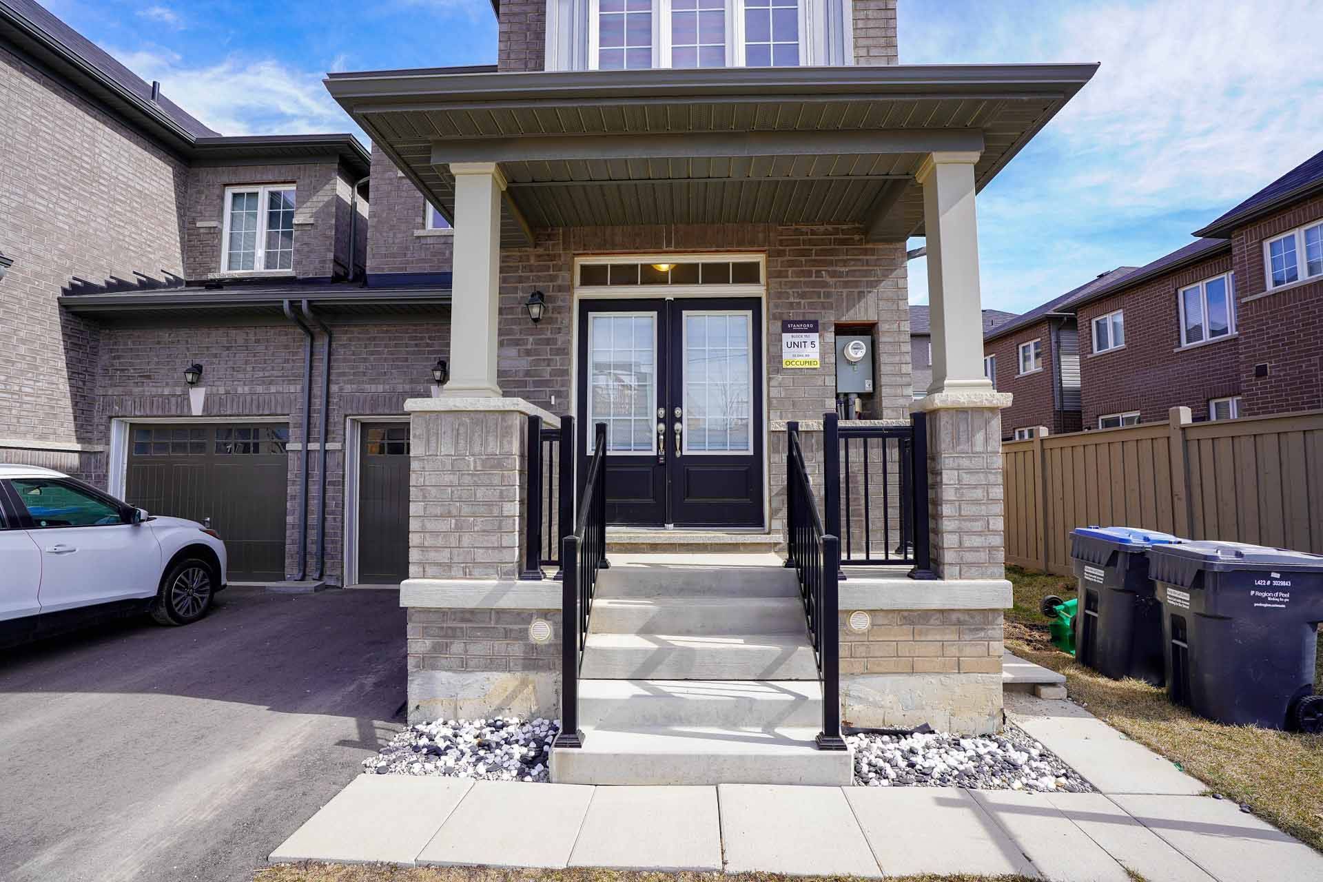 Brampton, ON L7A 4W7,35 Sail RD
