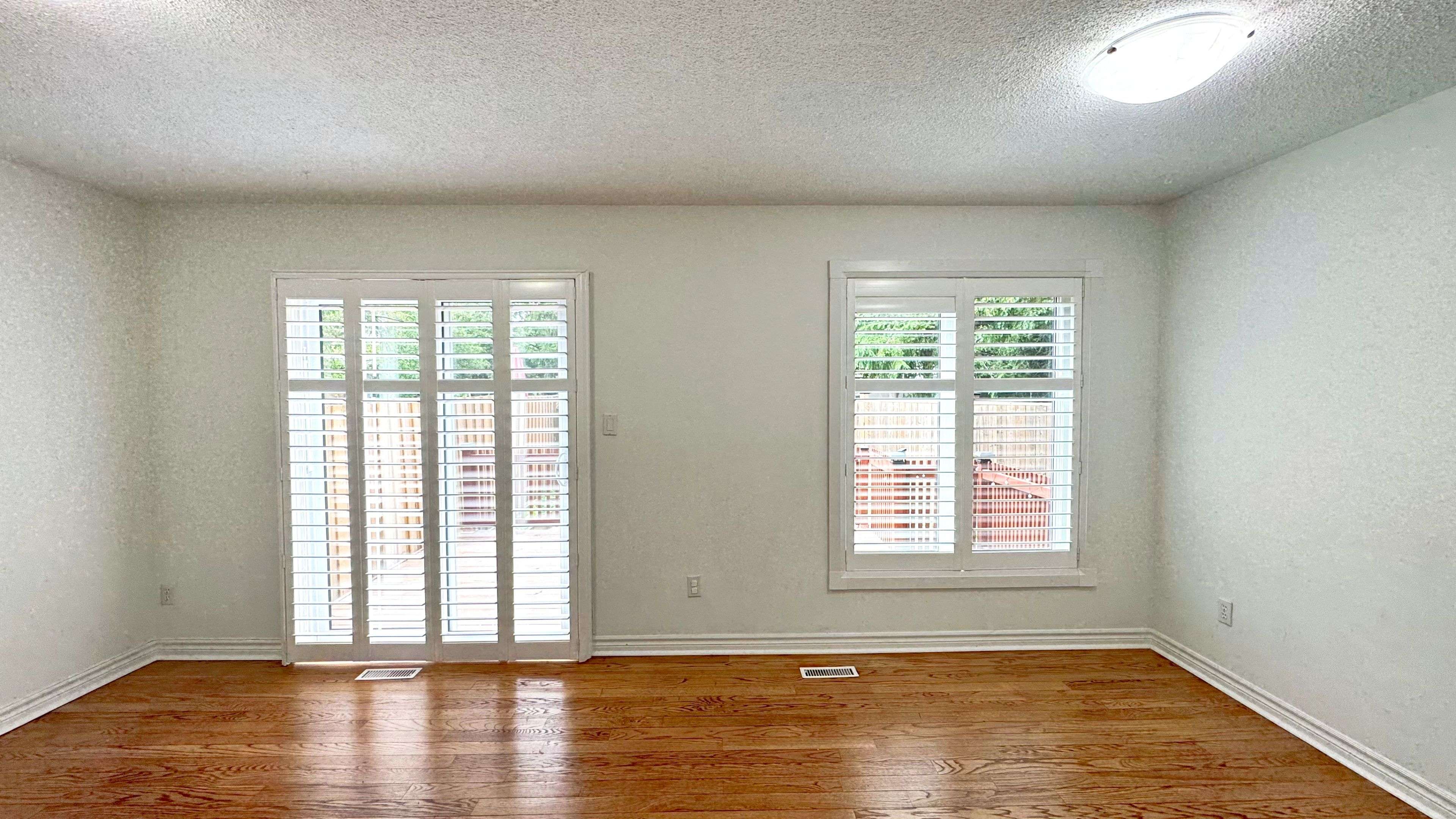 Oakville, ON L6M 3N2,1177 WESTVIEW TER