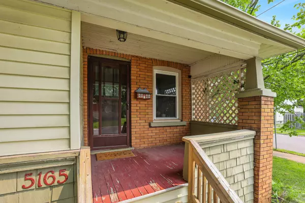 Niagara Falls, ON L2E 2E3,5165 Morrison ST