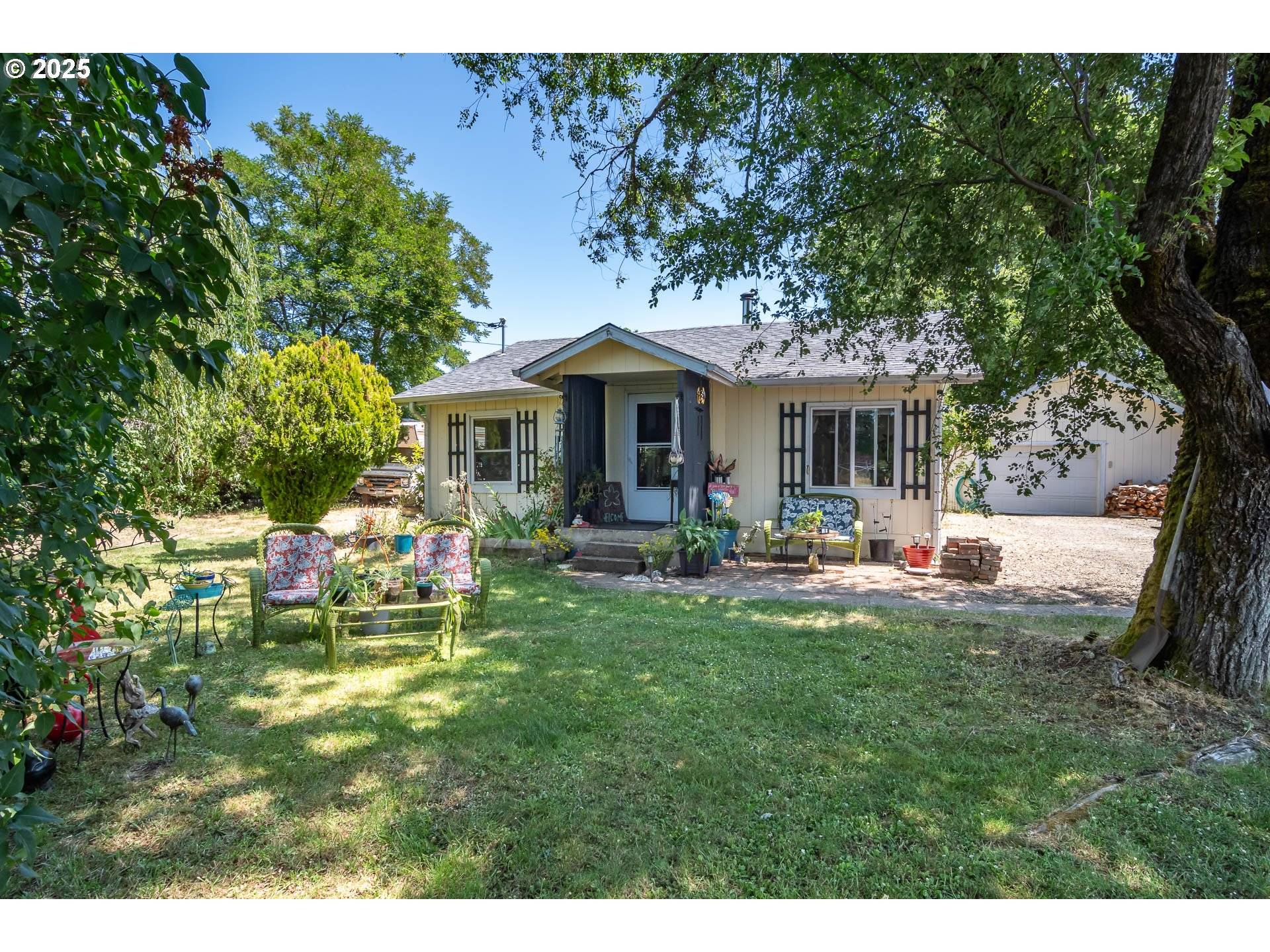 Sutherlin, OR 97479,211 OLD PIONEER RD