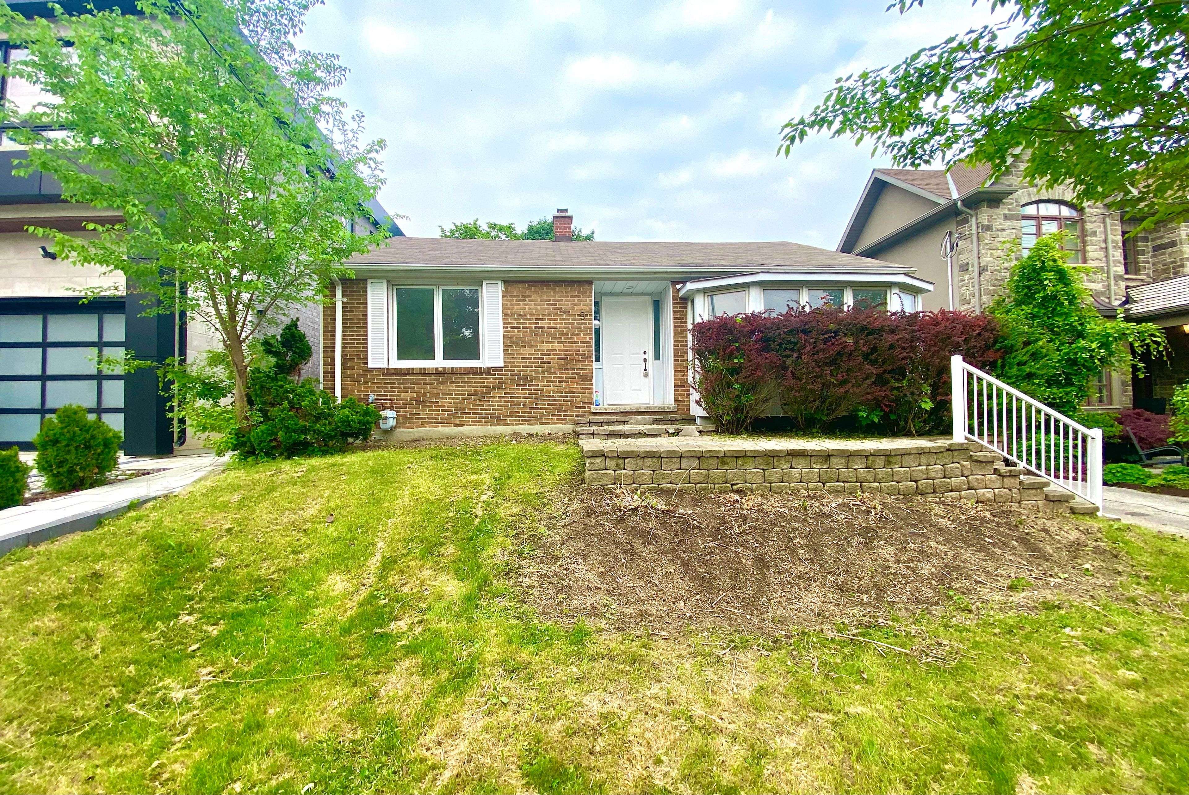Toronto E06, ON M1M 2P3,9 Brooklawn AVE