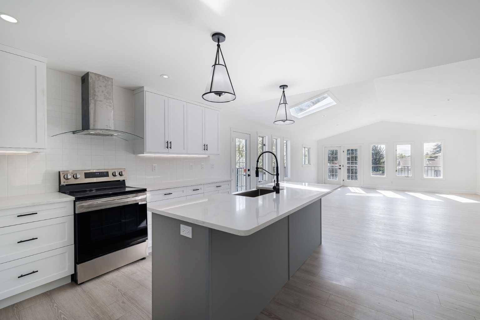 Calgary, AB T1Y 2S6,4775 Rundlewood DR Northeast