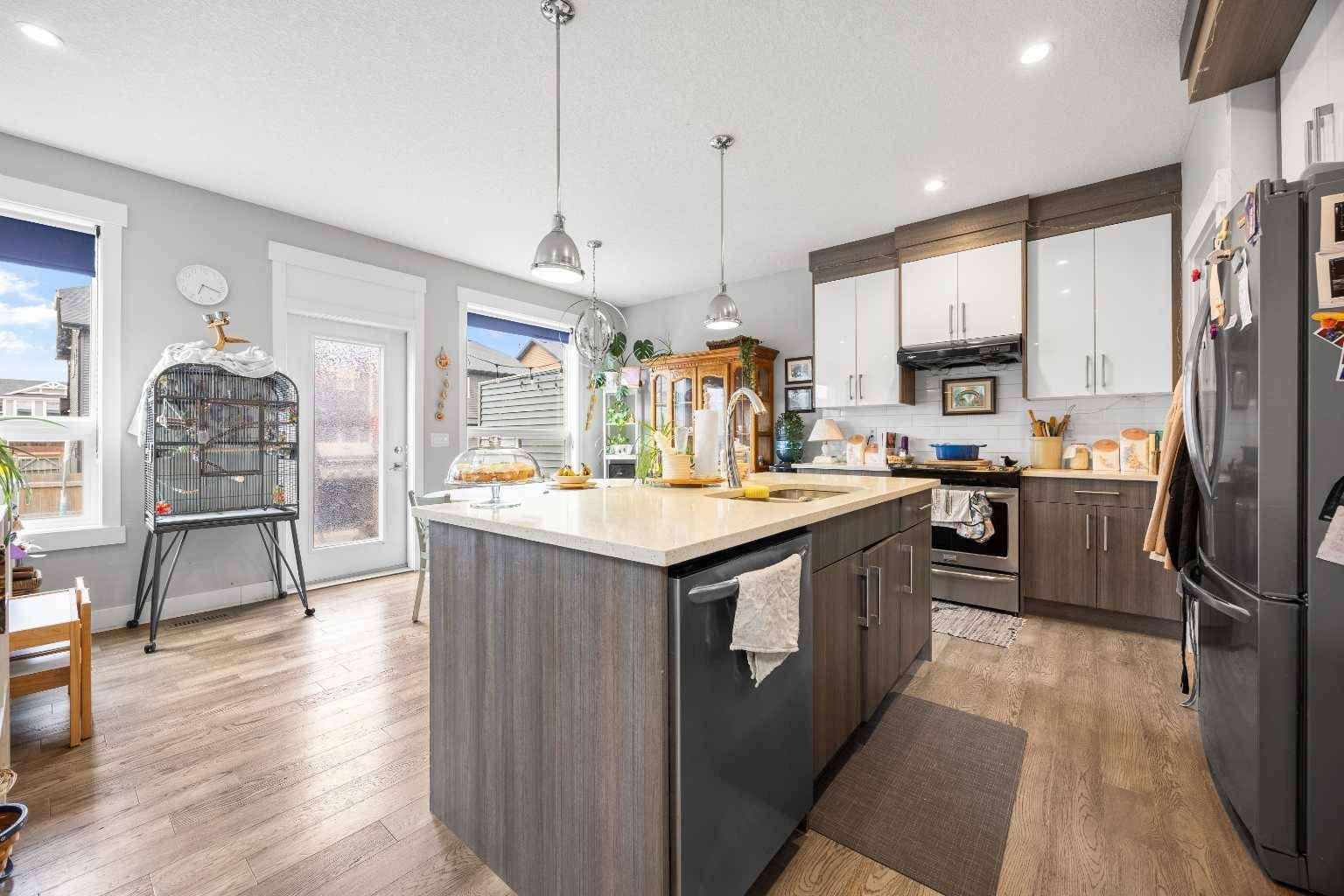 Strathmore, AB T1P 0G1,709 Edgefield CRES N
